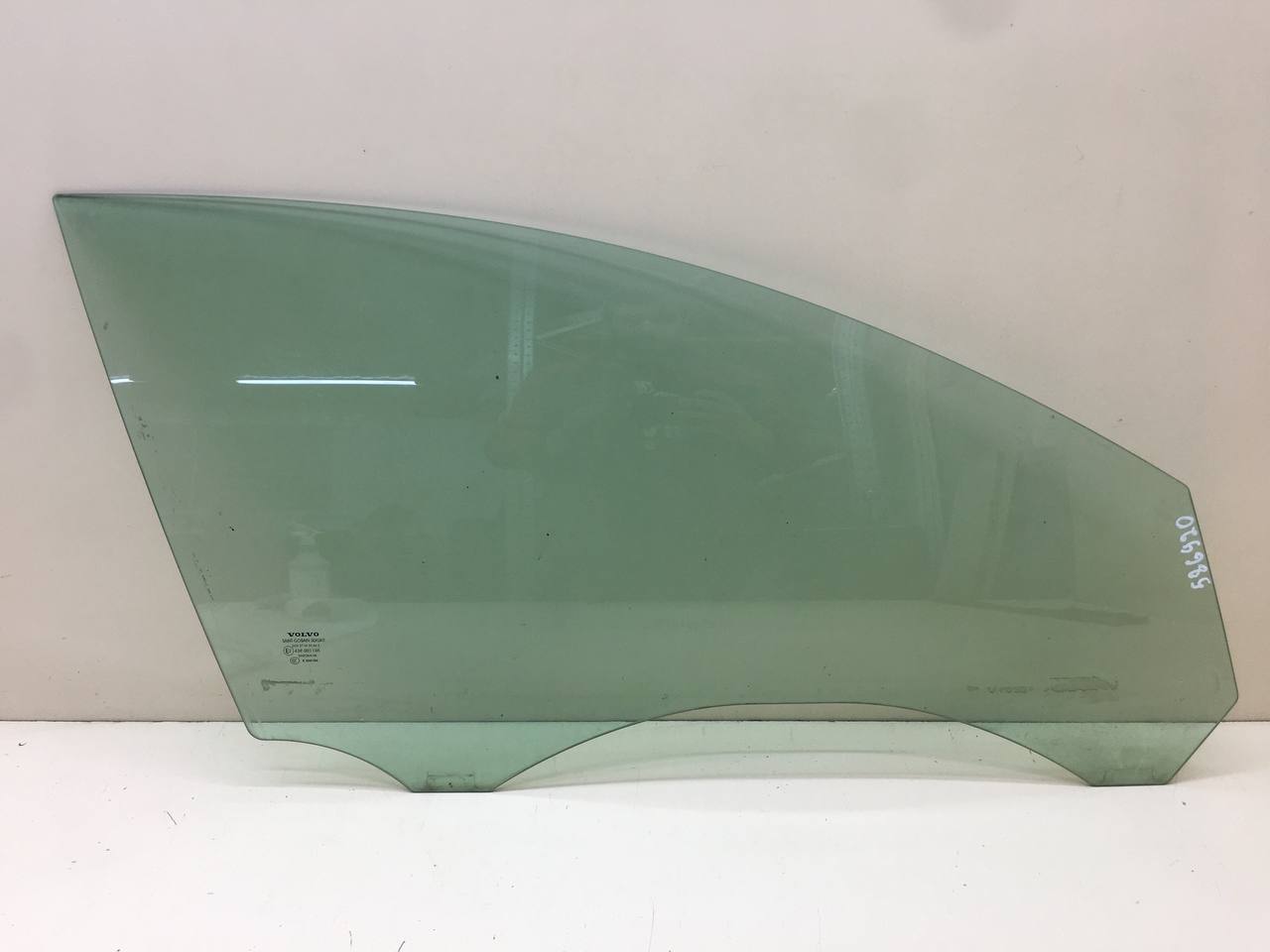 Стекло двери передней правой Volvo S40 (MS) 2004-2012