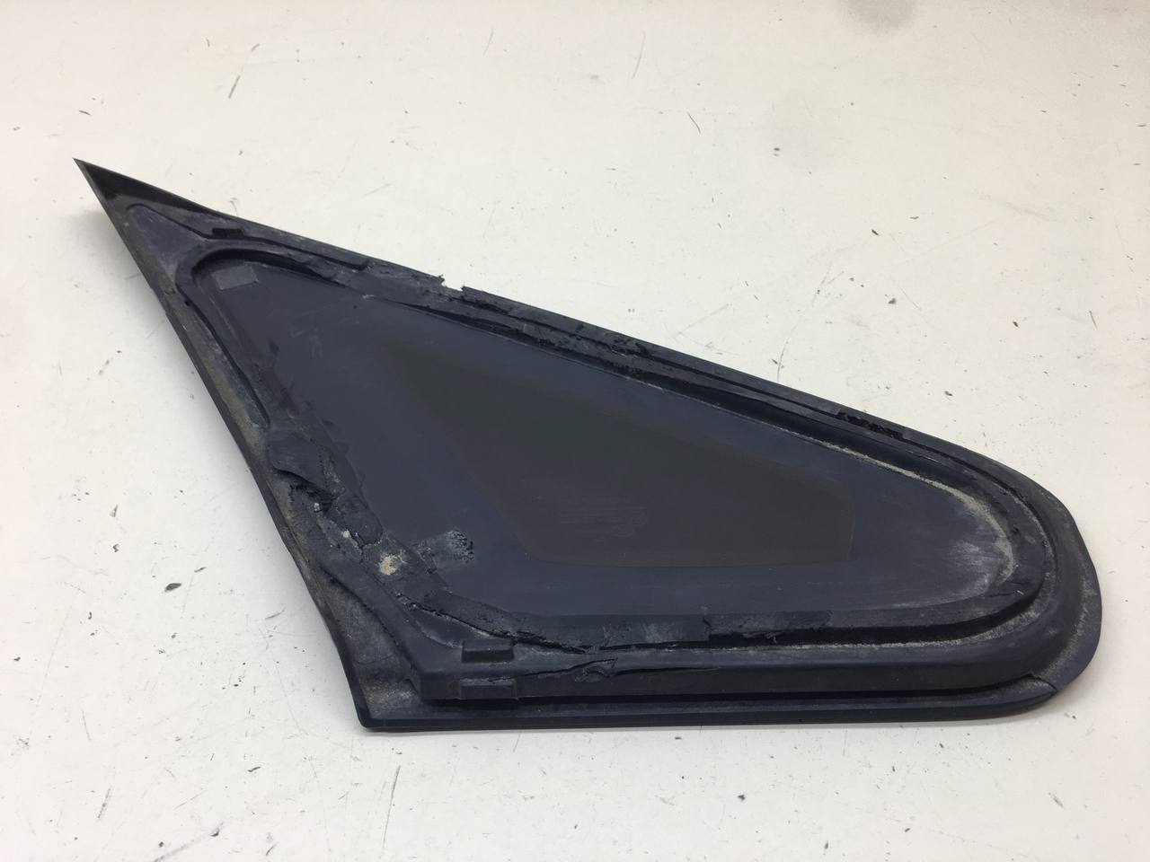 Стекло кузовное глухое правое Volvo S40 (MS) 2004-2012