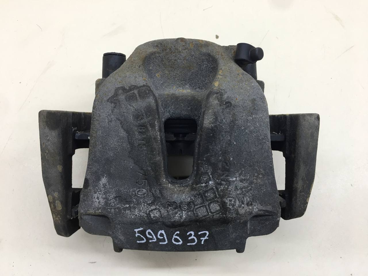 Суппорт передний правый BMW X5 F15/F85 2013-2018