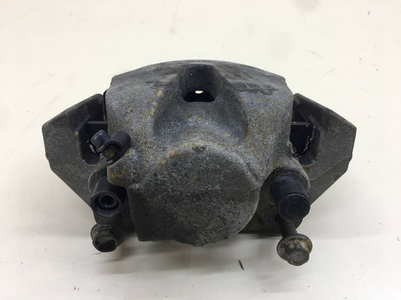 Суппорт передний правый BMW X5 F15/F85 2013-2018