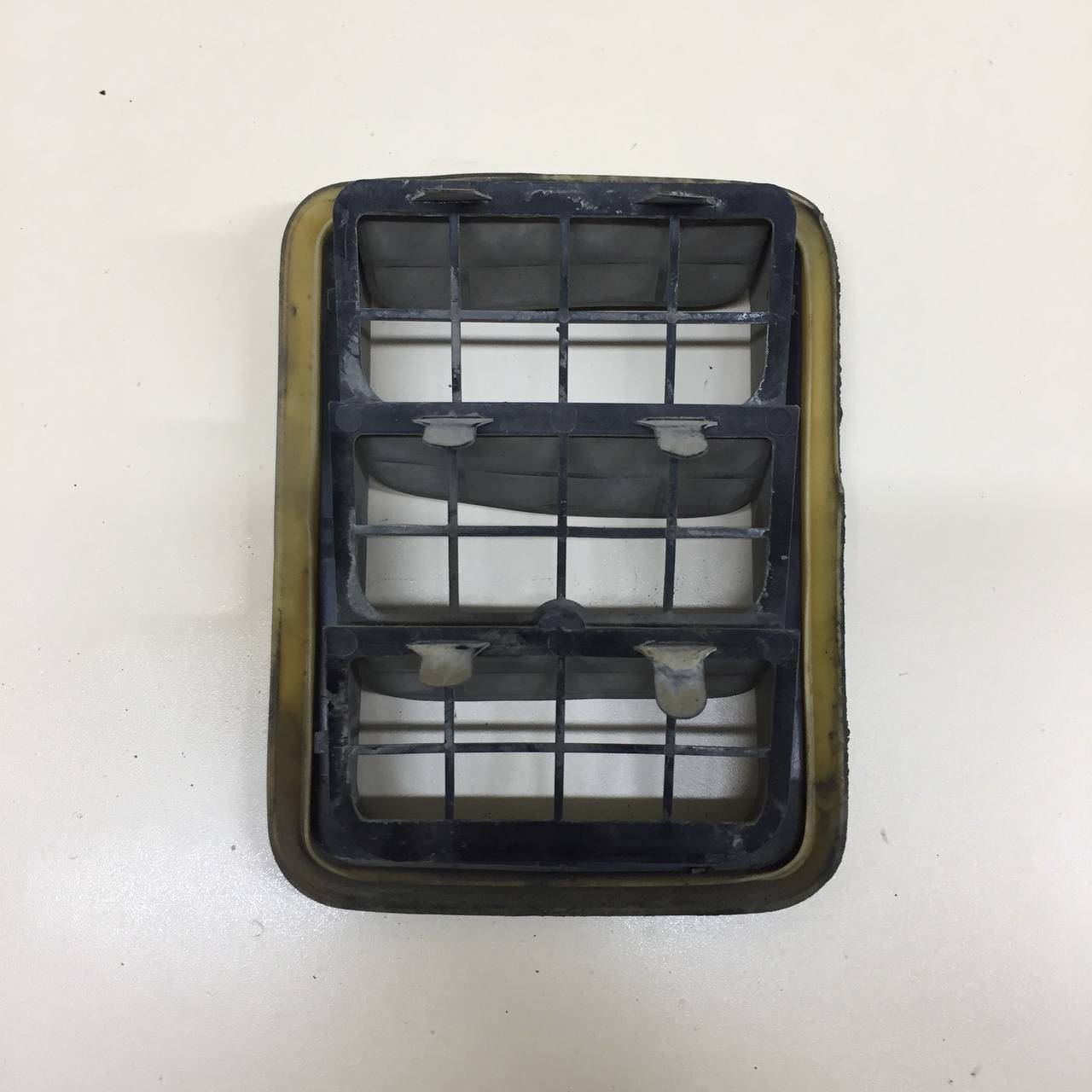 Решетка вентиляционная Citroen Grand C4 Picasso 2006-2014