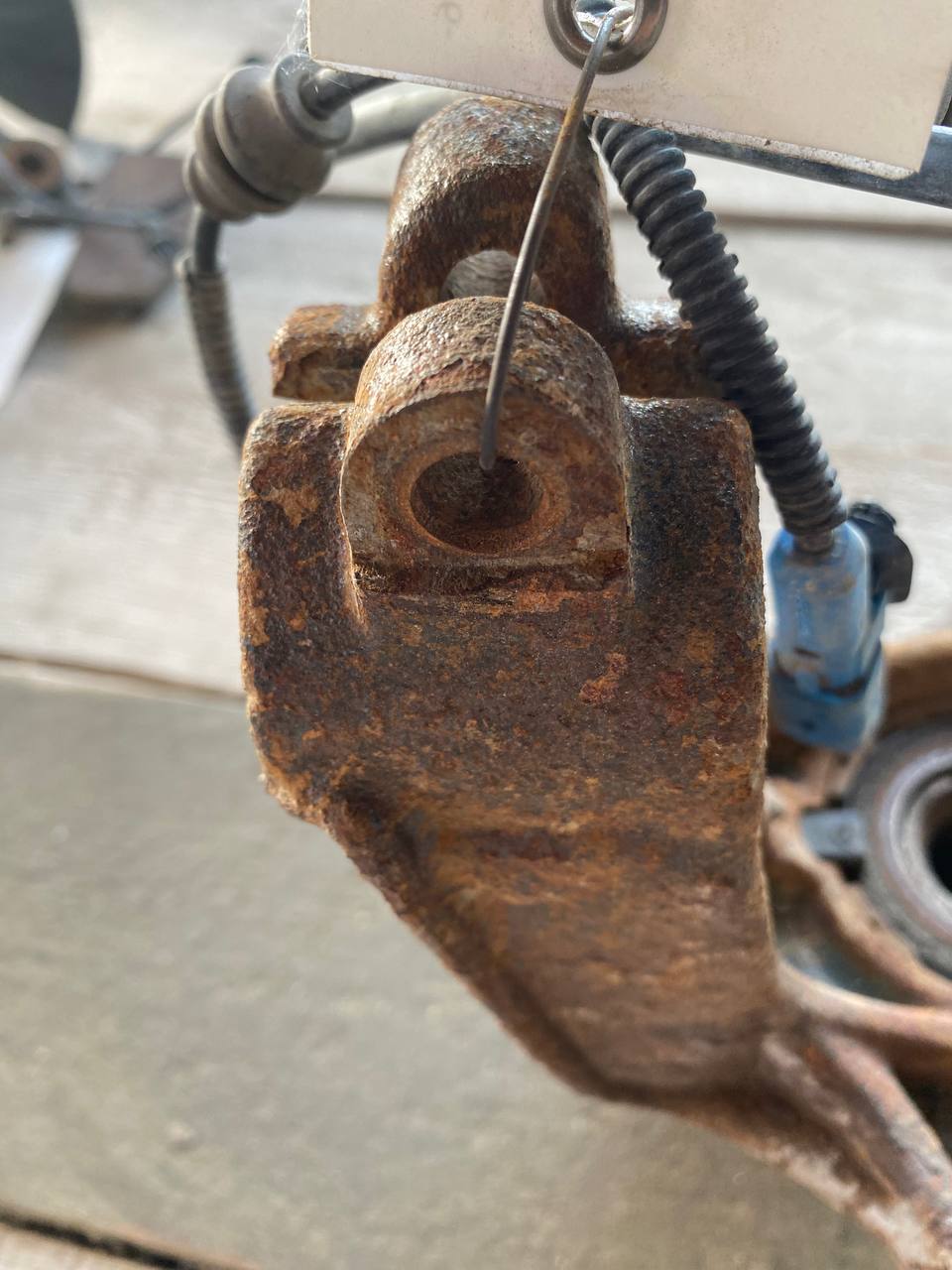 Кулак поворотный передний левый Peugeot 207 2006-2013