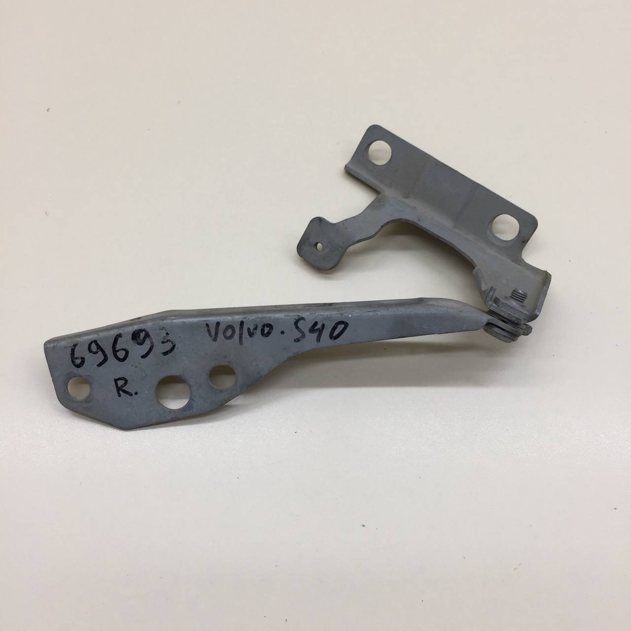 Петля капота правая Volvo S40 (MS) 2004-2012