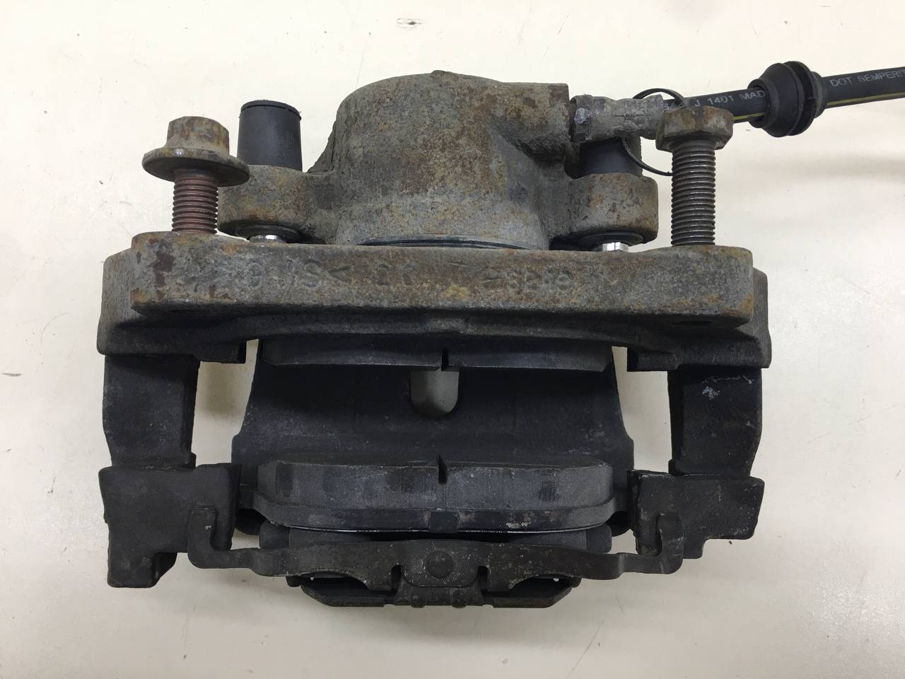 Суппорт передний левый BMW X5 F15/F85 2013-2018