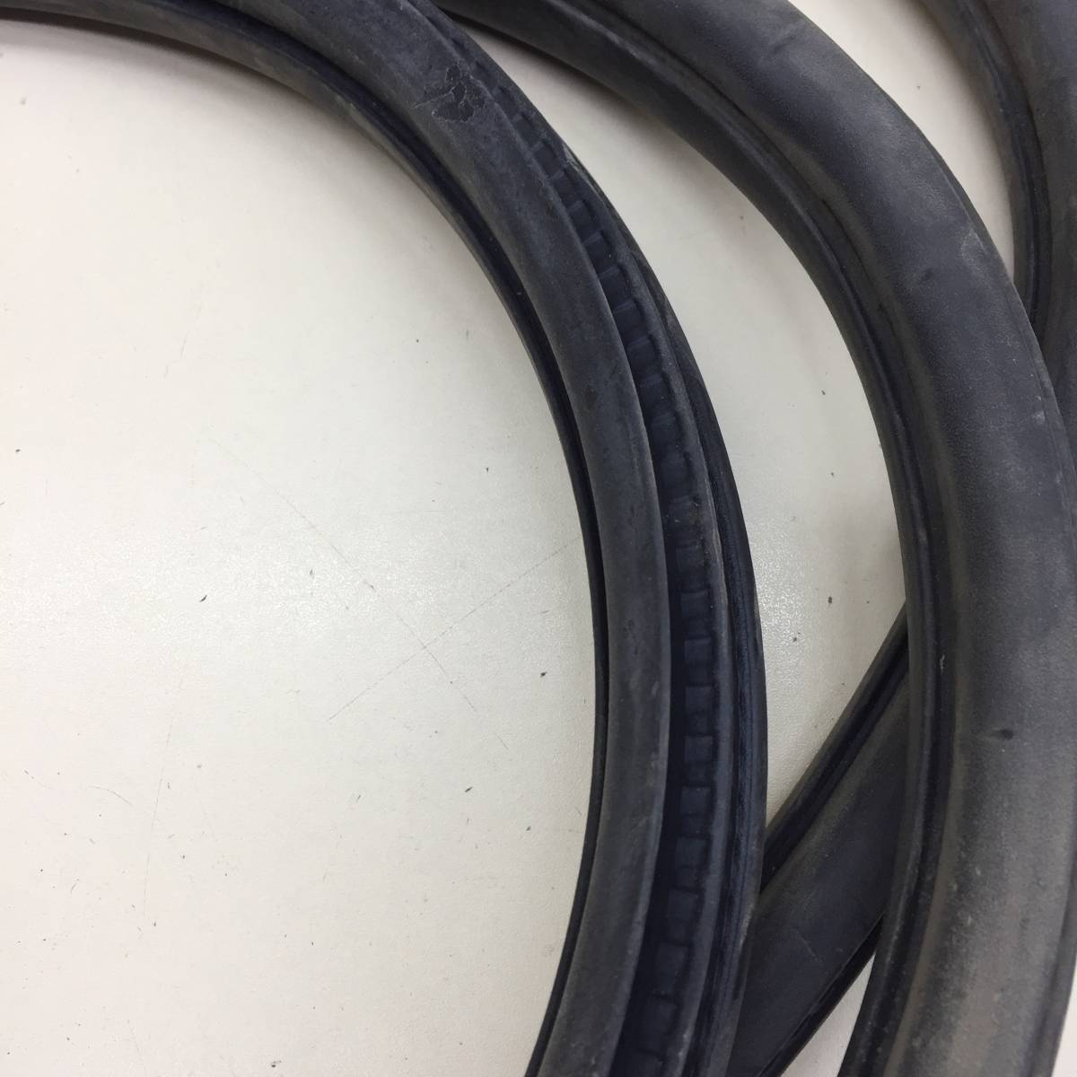 Уплотнитель проема двери передней правой Peugeot 208 2012>