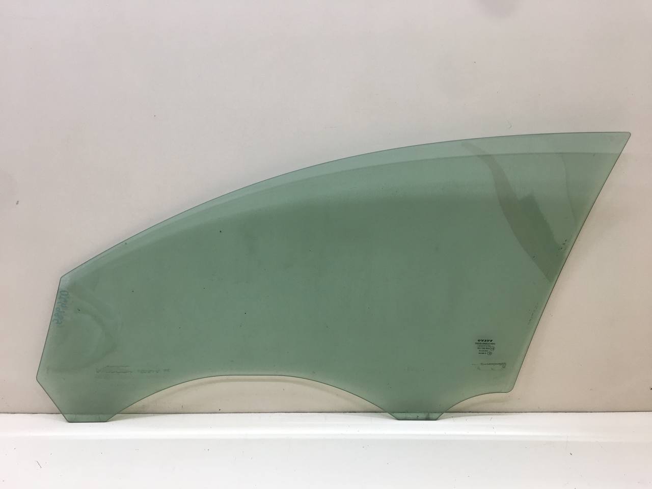 Стекло двери передней правой Volvo S40 (MS) 2004-2012