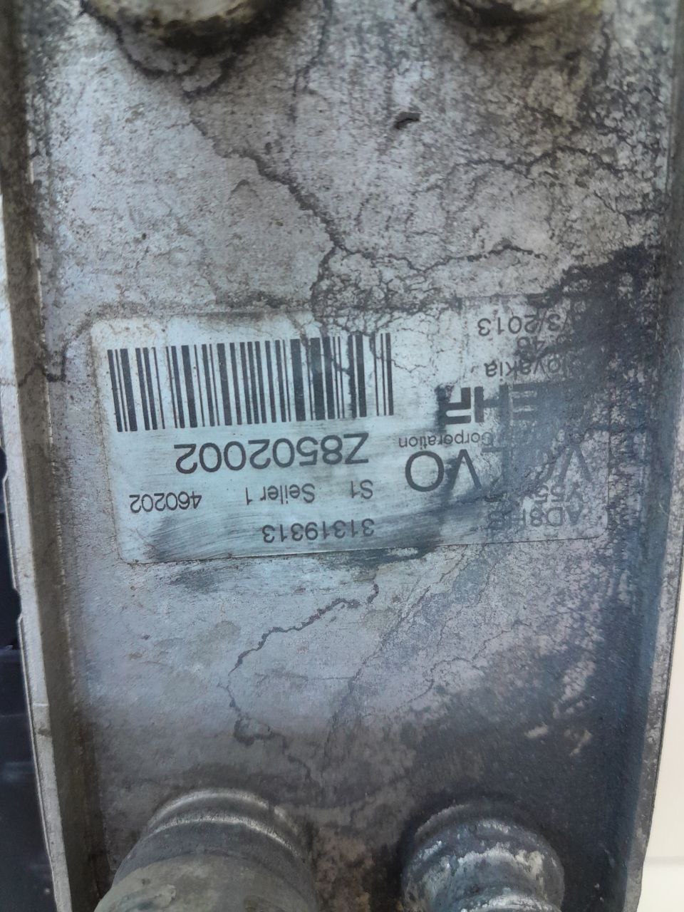 Радиатор охлаждения двигателя Volvo V40 2012-2019