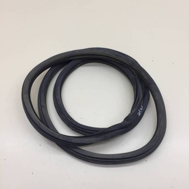 Уплотнитель проема двери задней правой Peugeot 208 2012>