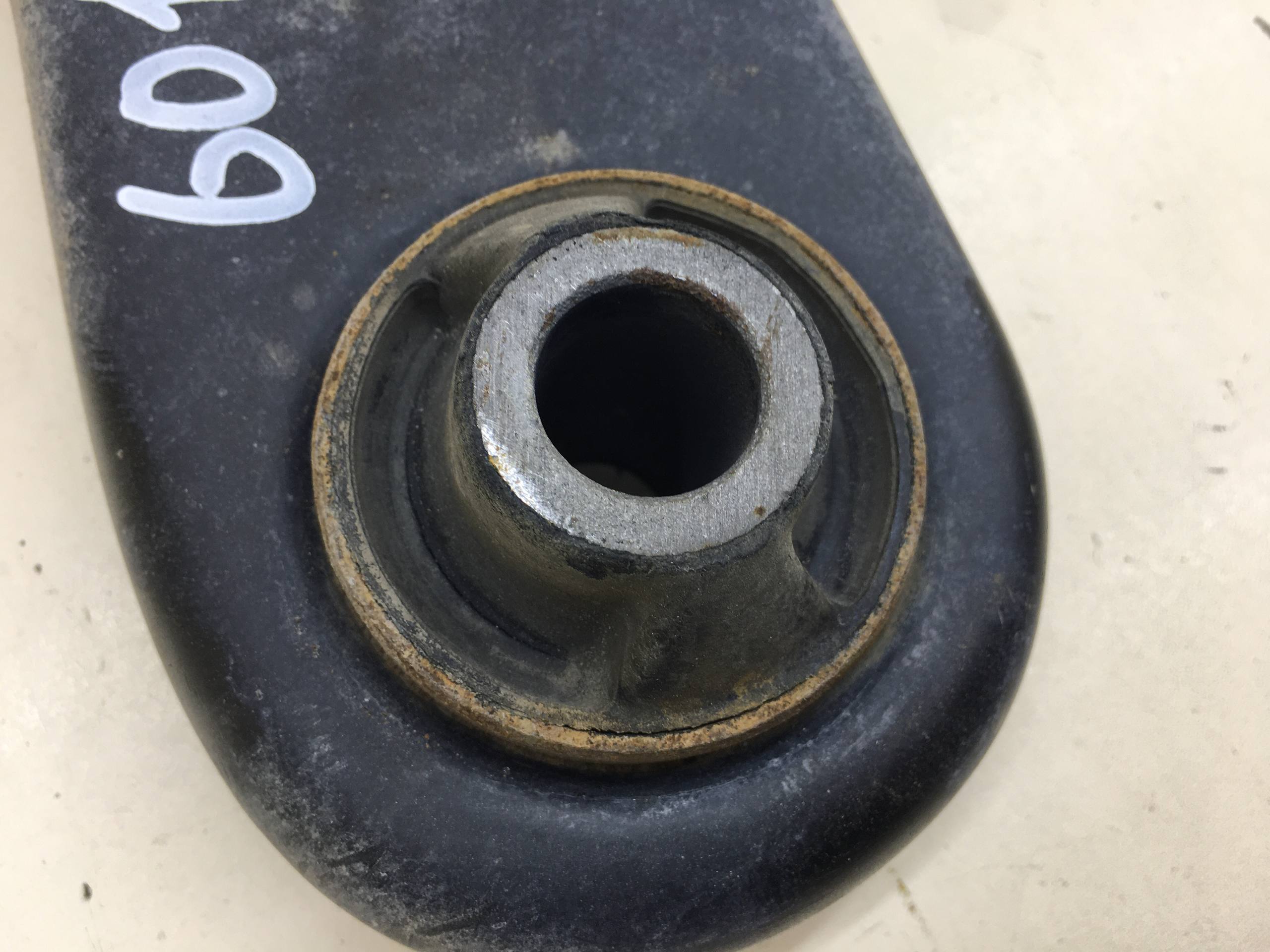 Рычаг передний правый Peugeot 208 2012>