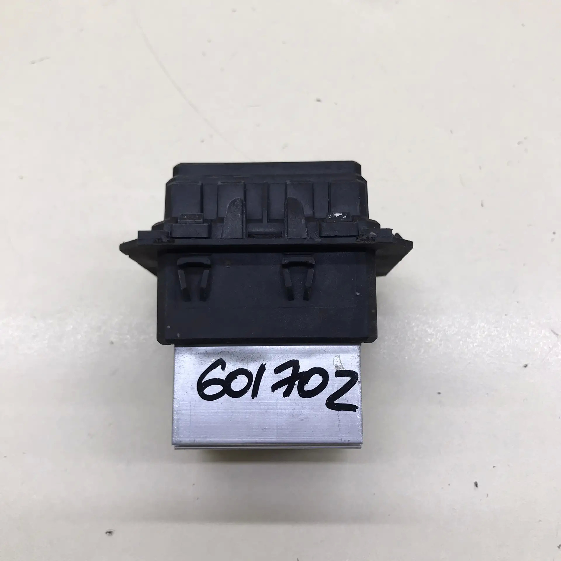 Резистор отопителя Peugeot 208 2012>