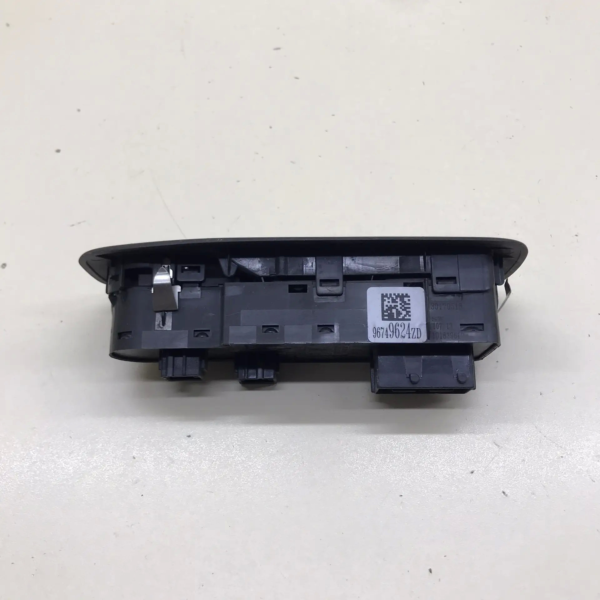 Блок управления стеклоподъемниками Peugeot 208 2012>